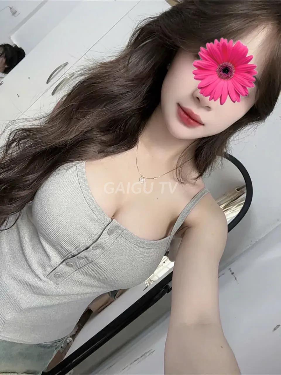 BÉ THUÝ XINH NON VÚ TO LỒN HỒNG 1.200k Cầu Giấy – 69 · BJ · 18 tuổi