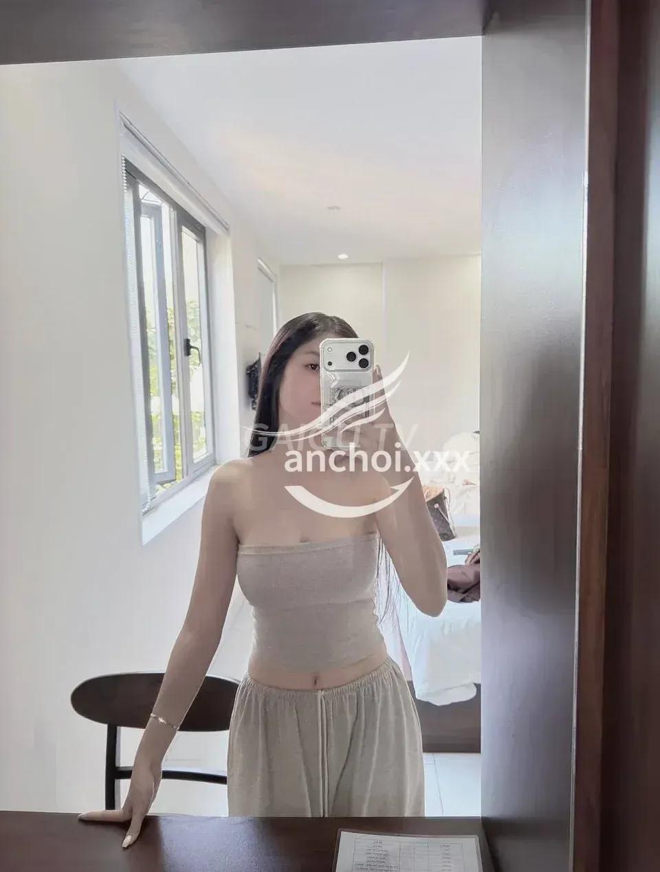 Tiểu Vy Bình Tân 700k mặt xinh ngực đẹp chơi nhiệt tình