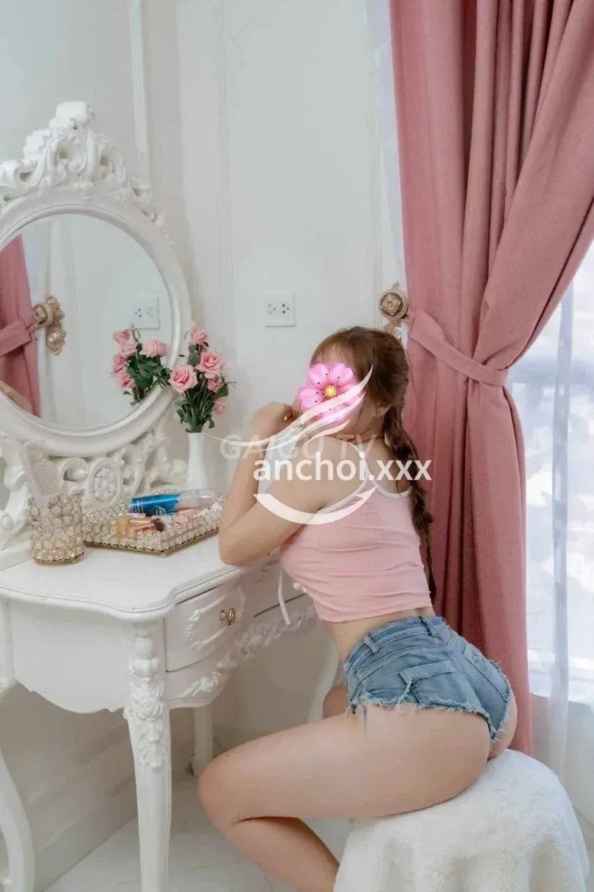 Nữ Kim Quận 8 Sài Gòn 200k gái xinh mặt nổi bật