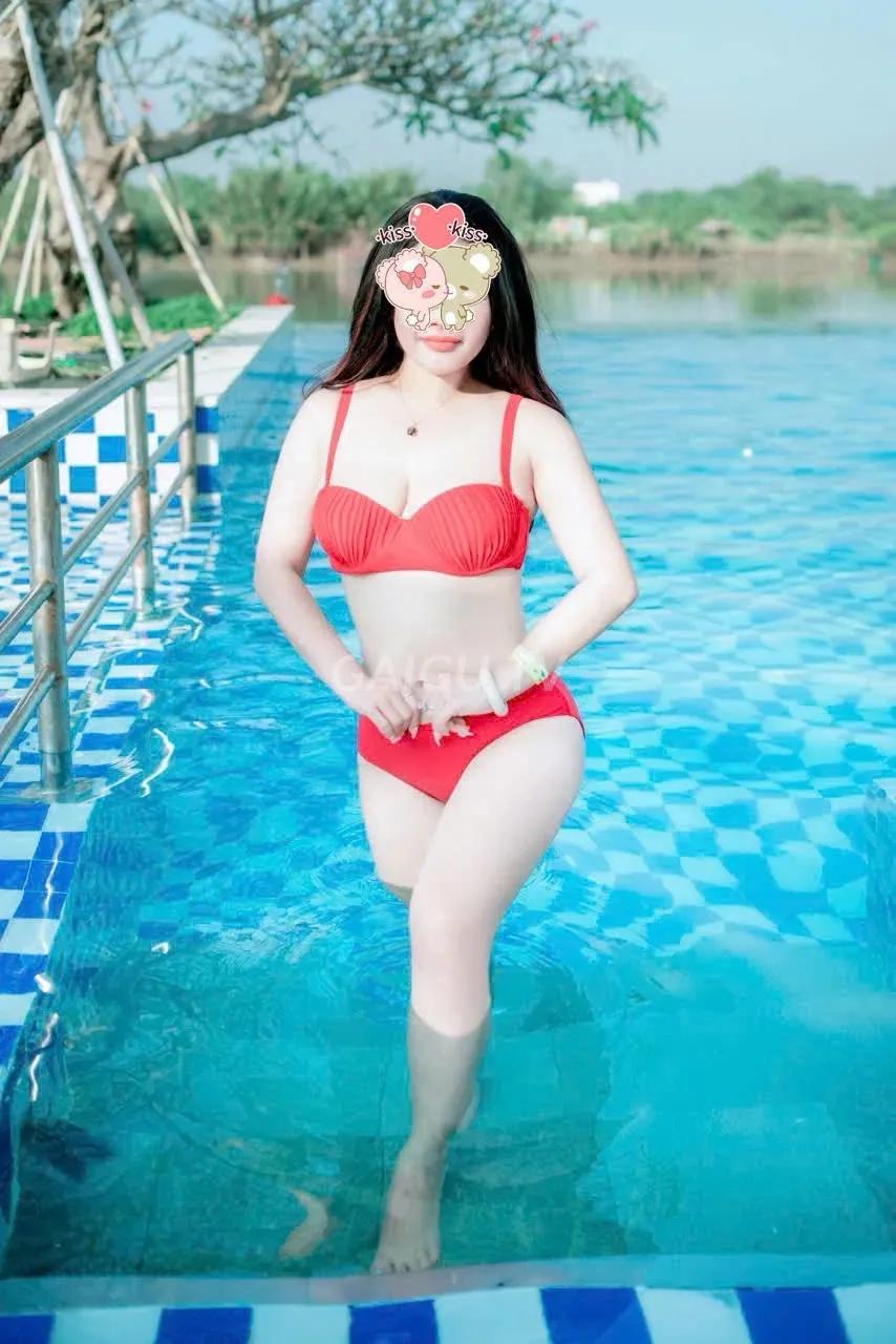 Trân Thần dâm đãng chiều khách nhiệt tình