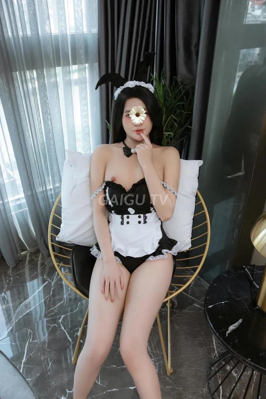 Gái xinh non tơ dáng mảnh nhẹ nhàng như người yêu Uyên Saki