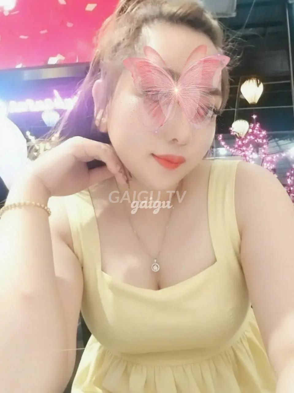 PHƯƠNG ANH – gái gọi Bình Tân giá 250k, Qua đêm, Hôn môi, 32 tuổi