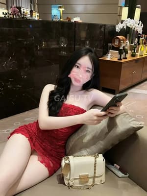 Hàng Bàu Bàng: Quỳnh Trang Gái xinh chiều khách, body giá 500k