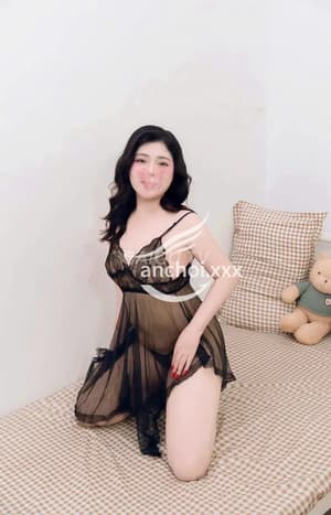 Trà My vú to mông cong dáng nóng bỏng