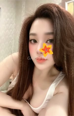Phương Linh vú to tròn da trắng mịn phục vụ chiều khách