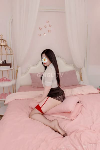 Hàng Nam Từ Liêm: MASSA NURU + LỖ NHỊ TUYẾT ANH giá 300k