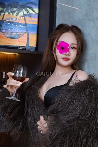 Gái gọi Bình Tân GÁI TEEN XINH BĂNG BĂNG DA TRẮNG VÚ 800k