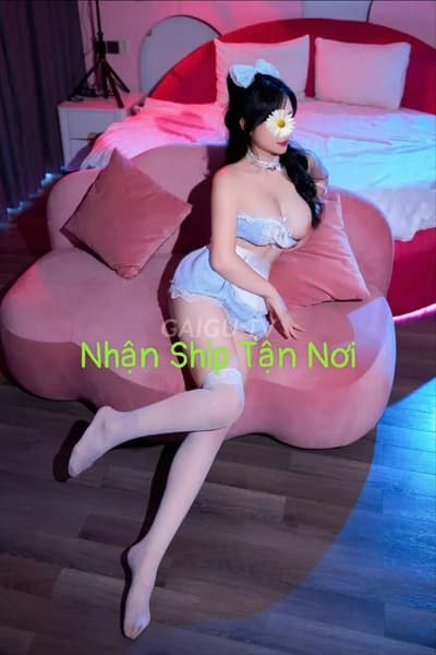 Trang Moon Gái xinh chiều khách, làm 600k Nha Trang – BJ · HJ · 25 tuổi