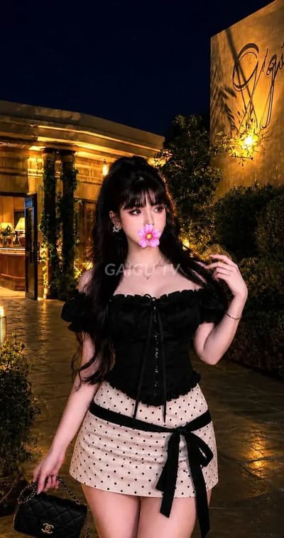 Hàng Tân Bình: NGỌC TRINH FACE XINH SANG, MASSA giá 1.300k