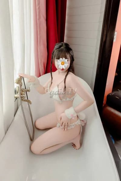 Bảo Bảo 98 Ngực Đẹp Nhiều nước 2680 500k Liên Chiểu – BJ · HJ · 28 tuổi