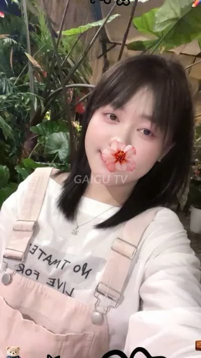NGỌC ANH MÌNH DÂY XINH DÂM DA TRẮNG LÀM 400k Đà Lạt – BJ · C.I.A · 25 tuổi