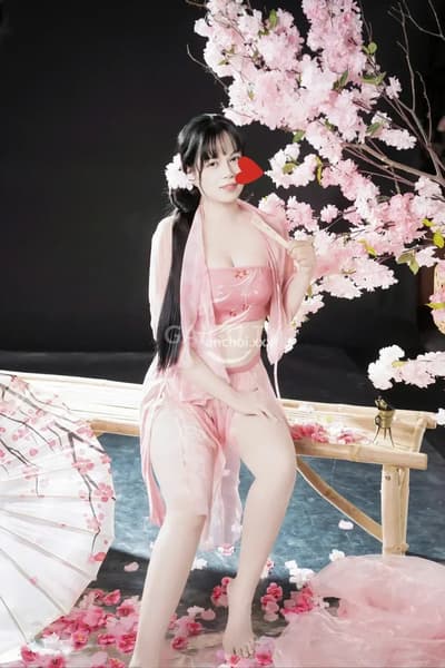 Minh Thư cao xinh Thủ Đức 300k