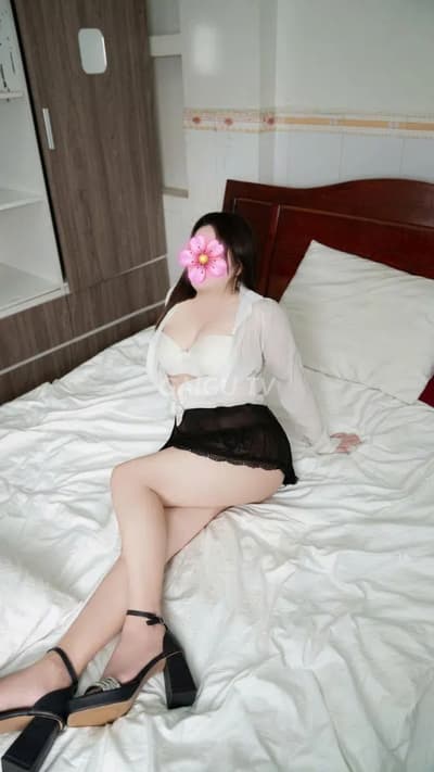 Hàng Nam Từ Liêm: huyền trang xinh dâm làm tình chuyên giá 200k