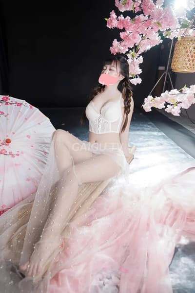Khả ái – gái gọi Tân Phú giá 600k, BJ, HJ, 18 tuổi
