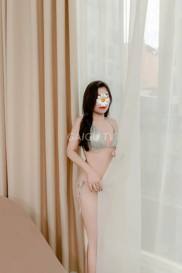 Ý Nhi mặt xinh vú to Liên Chiểu chỉ 300k 8
