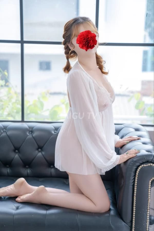 Hoài Thương Bình Chánh Sài Gòn 250k dâm đãng chiều chuộng 6
