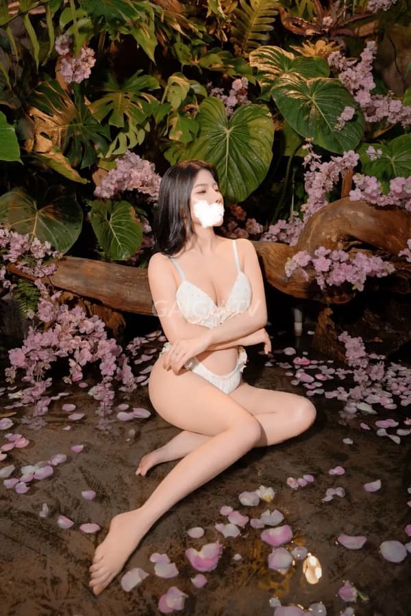 Linh Nhi xinh tươi body nóng ở Bà Rịa chỉ 300k 10