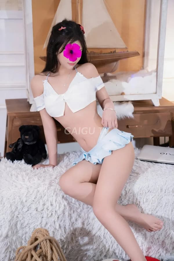 Linh Chi 18 tuổi loli Quận 7 - 1tr2 19
