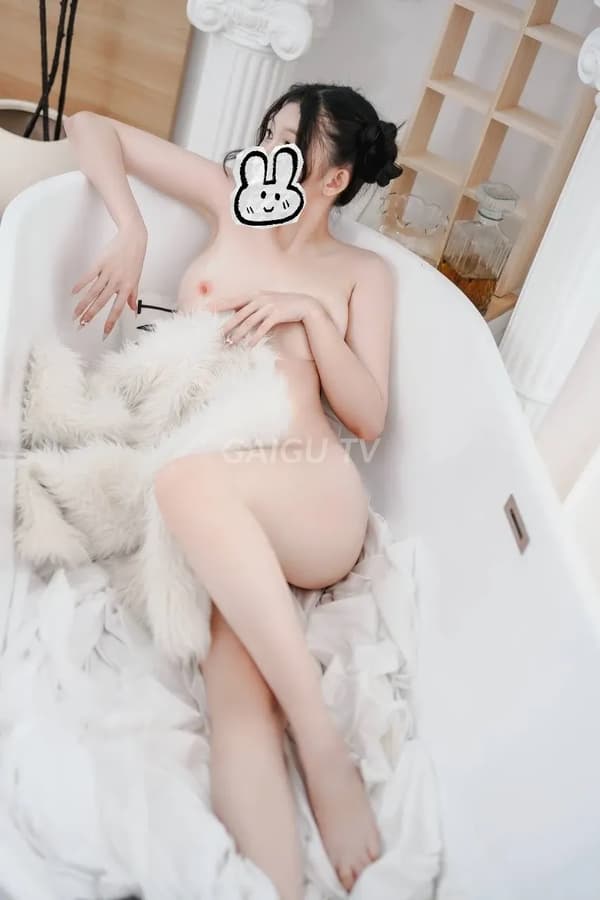 Mi mặt xinh dáng cao vú to mông cong ngoan ngoãn nhiệt tình 4