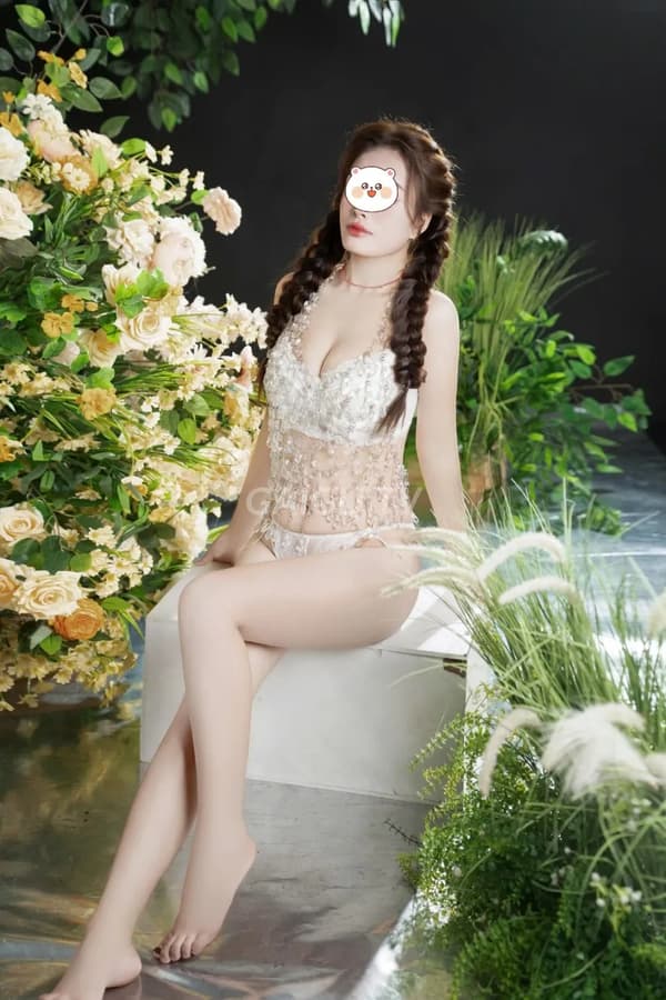 Trẻ Minh Thư dâm ngoan rất biết chiều chuộng khách 17