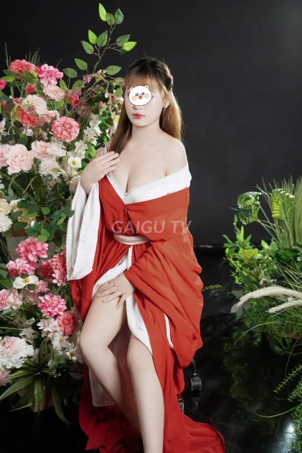 Yến Nhi Tân Bình 18t xinh non dâm dáng 800k 8