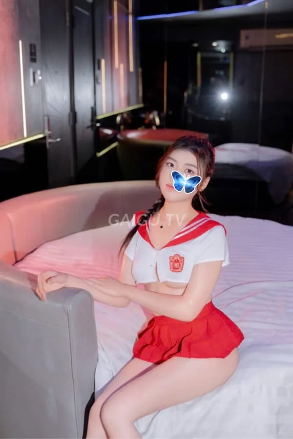Ái Vy hotgirl 2k4 face xinh dáng chuẩn siêu mẫu 2