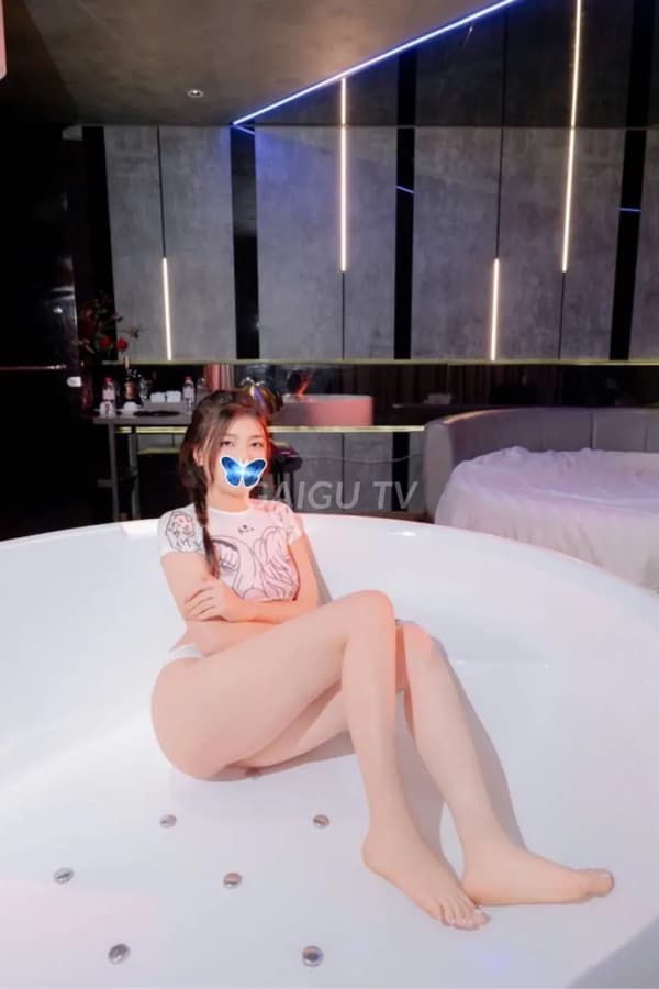 Ái Vy hotgirl 2k4 face xinh dáng chuẩn siêu mẫu 11