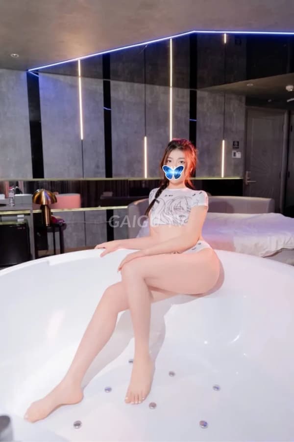 Ái Vy hotgirl 2k4 face xinh dáng chuẩn siêu mẫu 13