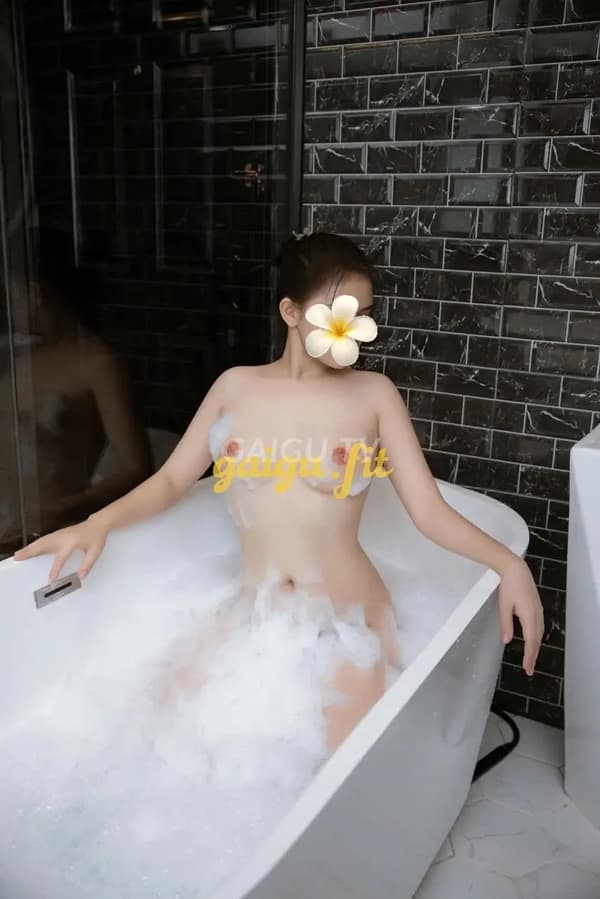 Xinh đẹp đầy đặn, phục vụ nhiệt tình Ngọc Anh 7