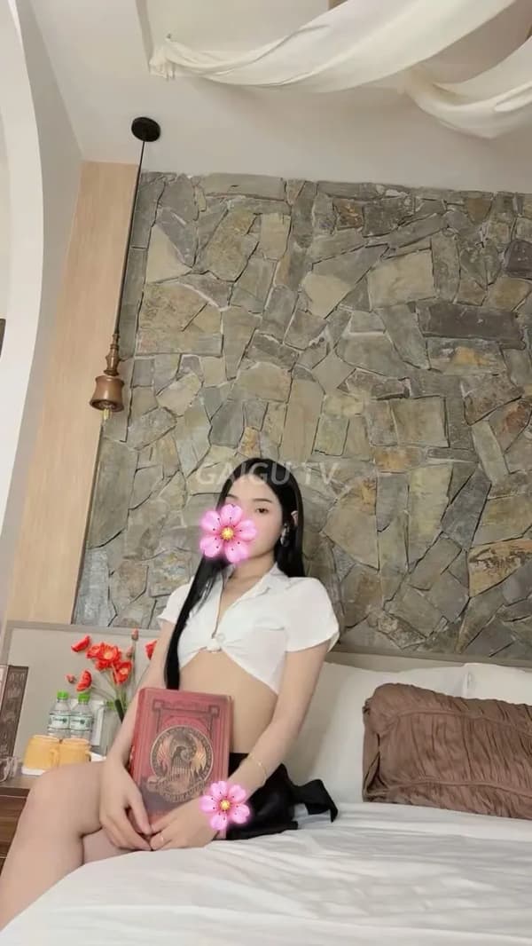 Linh Linh Quận 10 Sài Gòn 1tr trẻ trung dâm đã 13
