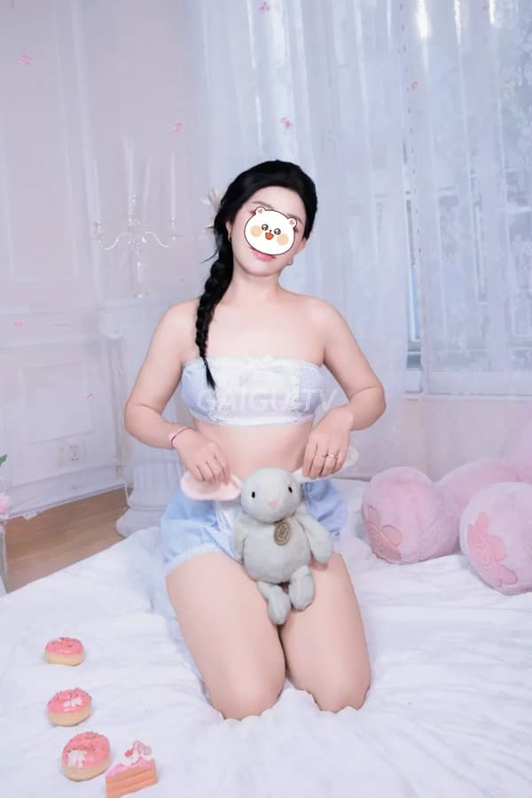 Kim Phượng Tân Phú Sài Gòn 250k ngọt ngào dáng đẹp 8