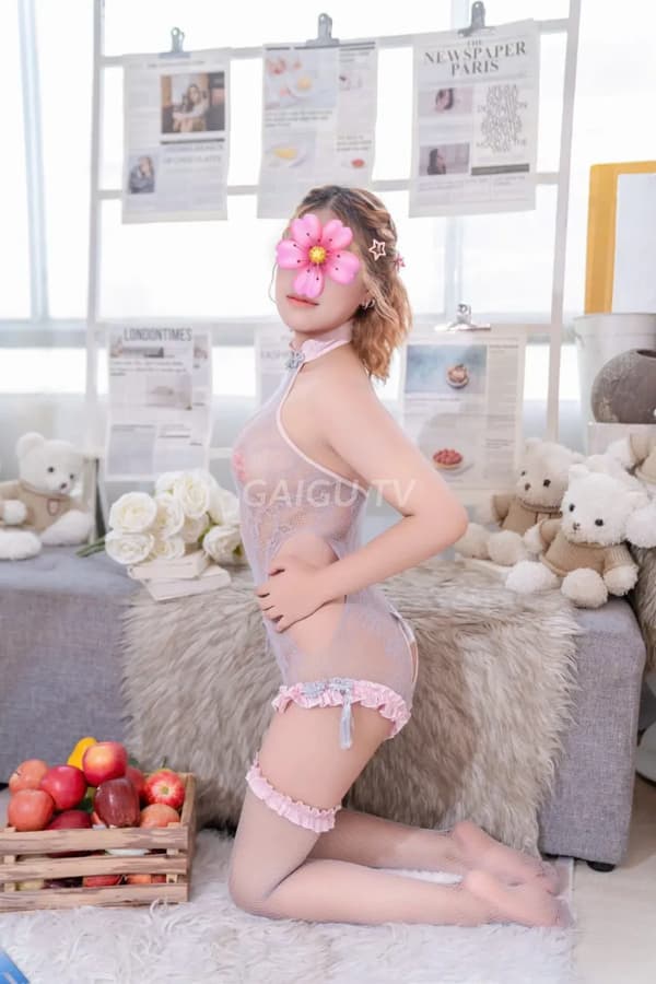 Khánh Ly da trắng mịn dáng chuẩn phục vụ nhiệt tình nhẹ nhàng 20