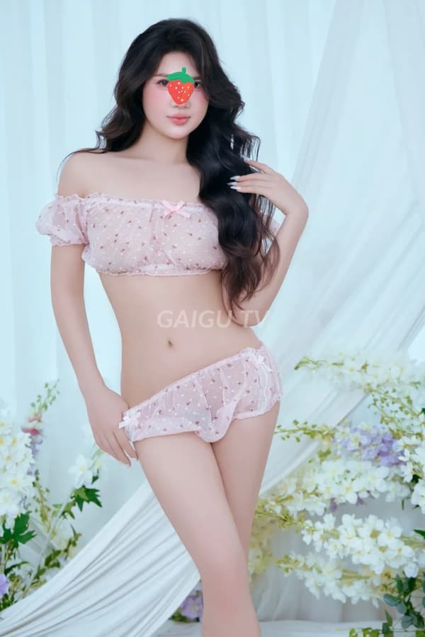 Quỳnh Face phục vụ nhiệt tình nhẹ nhàng như người yêu 12