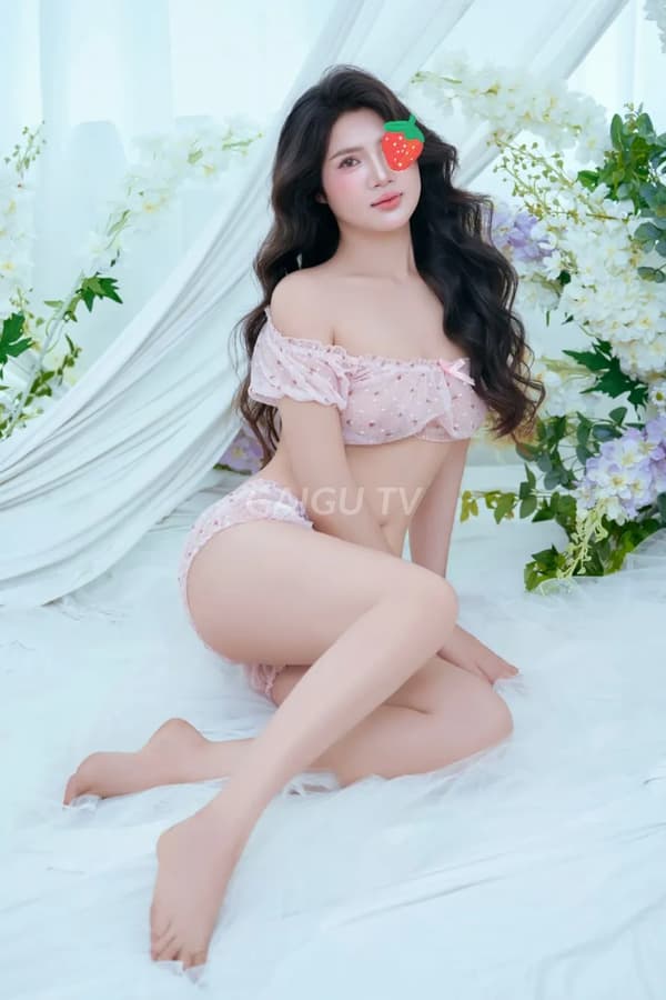 Quỳnh Face phục vụ nhiệt tình nhẹ nhàng như người yêu 14