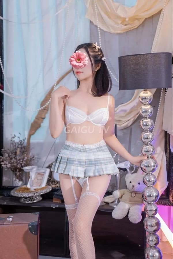 Thùy Dương ngực to chân dài dáng chuẩn cực xinh 11