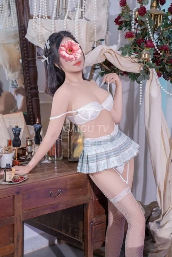 Thùy Dương ngực to chân dài dáng chuẩn cực xinh 16