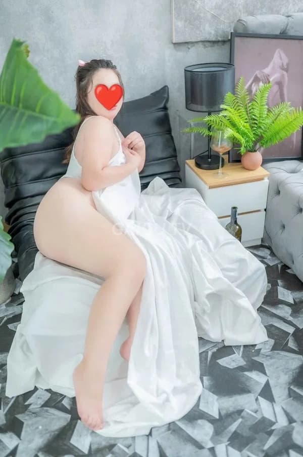 Thanh Xuân phục vụ nhiệt tình bốc lửa vồ vập 4
