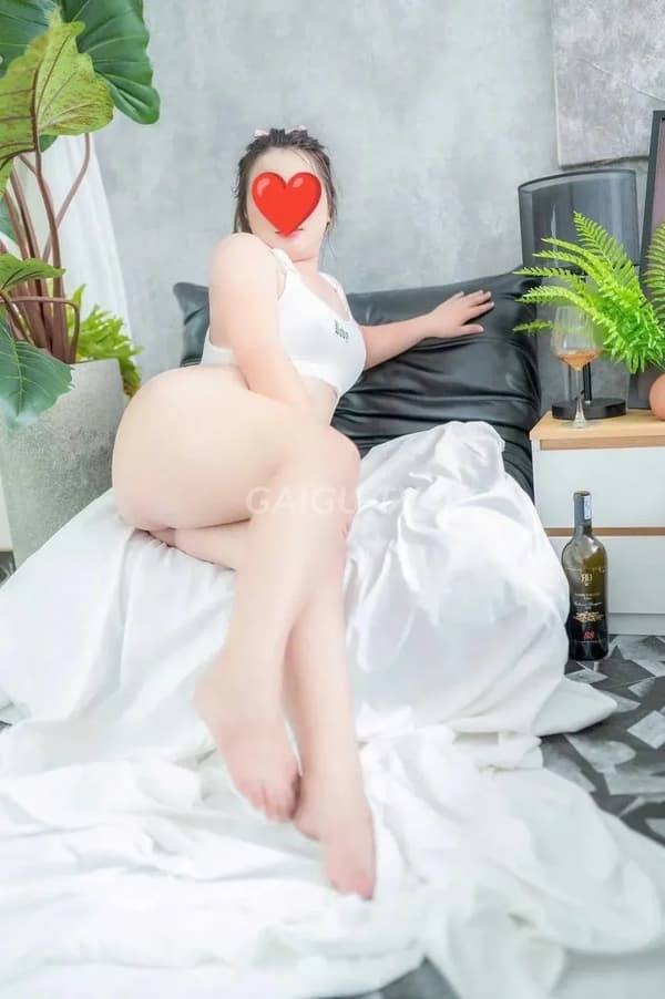 Thanh Xuân phục vụ nhiệt tình bốc lửa vồ vập 9
