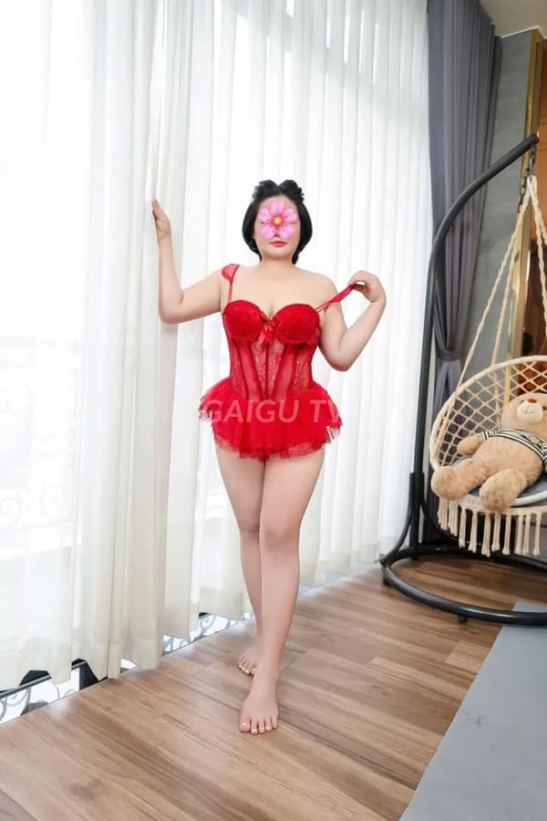 Hân ngực to mông mẩy da trắng sáng 20