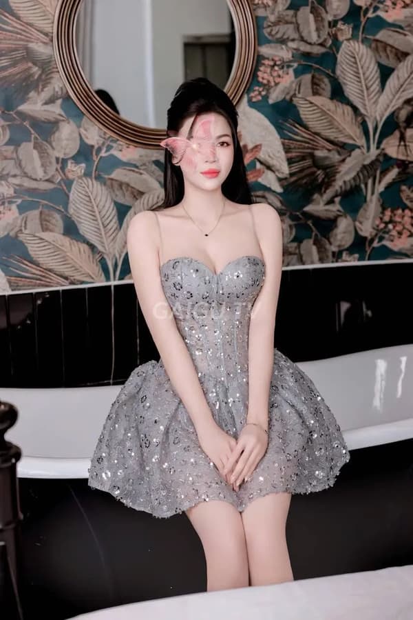 Xinh đẹp dáng chuẩn phục vụ tận tụy như người yêu Hà My 2
