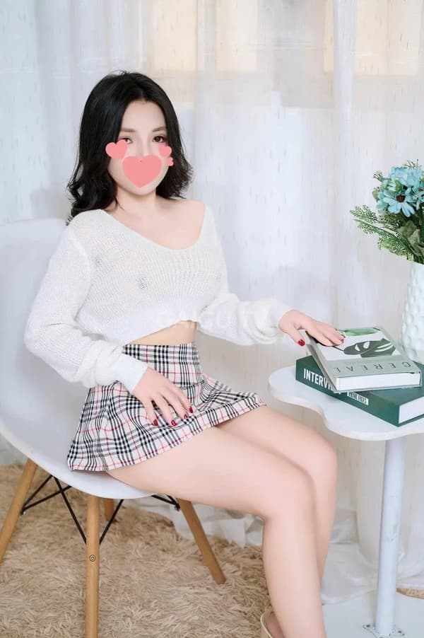 Thiên An vú to mông cong chiều khách 15