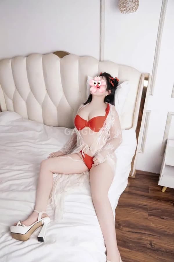 Nàng Kiều Quận 10 Sài Gòn 200k 12