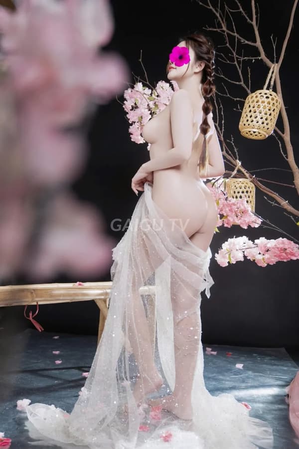 Yến Nhi da trắng dáng chuẩn vú to 8