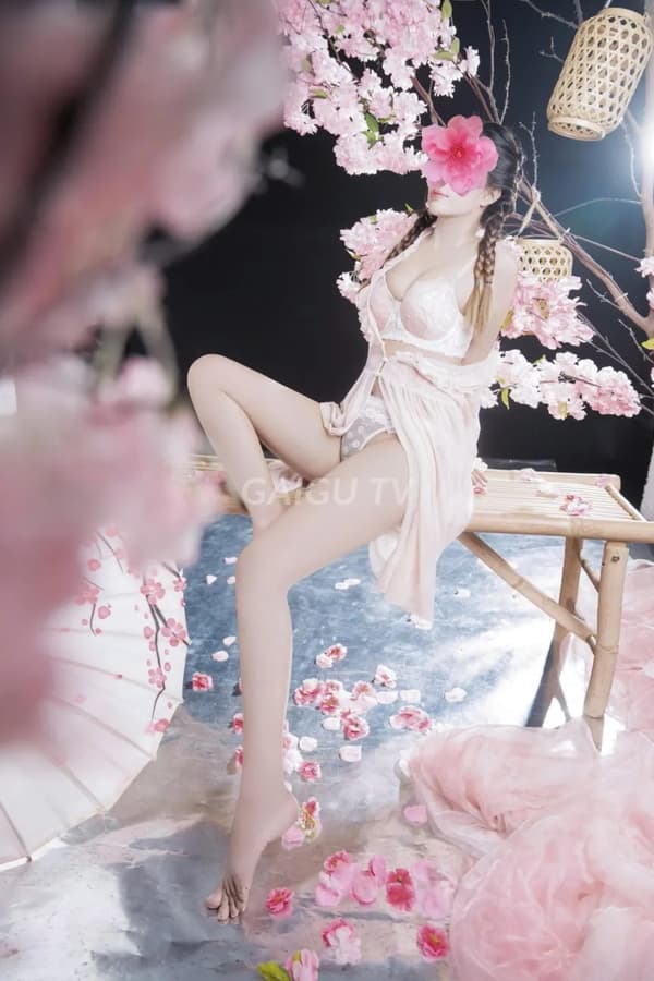 Kim Như xinh dễ thương chiều khách hết mình 5