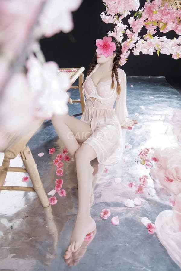 Kim Như xinh dễ thương chiều khách hết mình 9