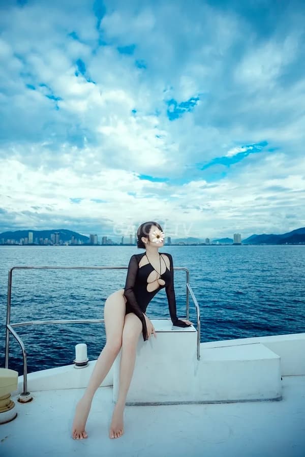 Hoàng Mỹ  Linh✅kiều nữ sang chảnh gương mặt hoàn hảo mê hoặc 15