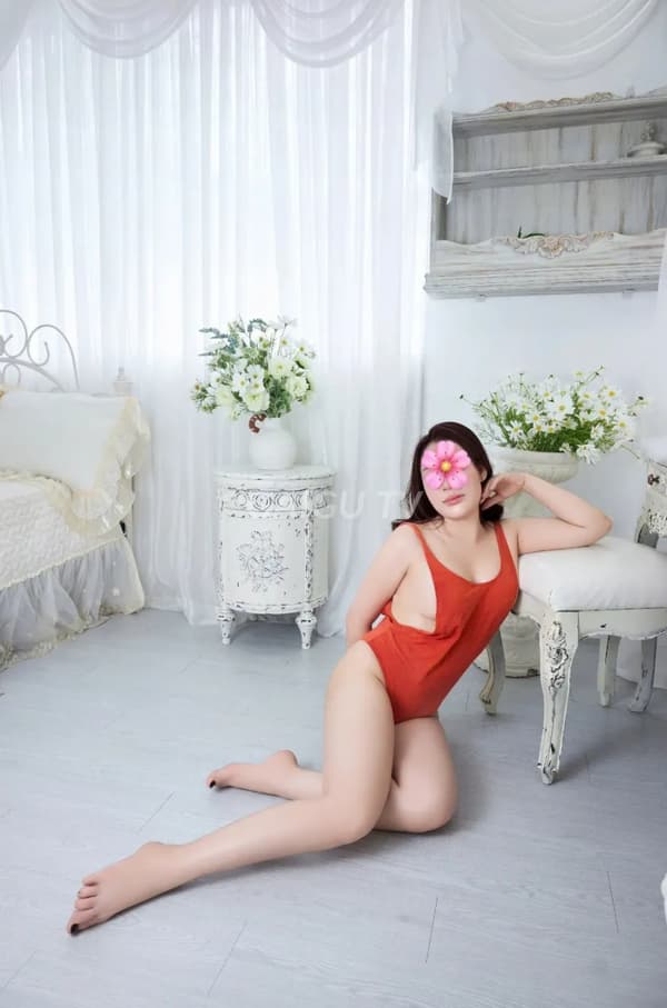 Phương Vi phục vụ ngọt ngào như người yêu thật 3