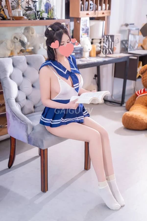 Máy bay nhiệt tình chiều khách 2