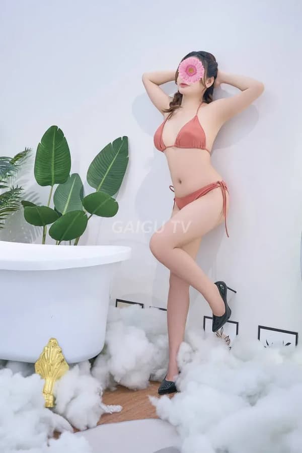 V I nhẹ nhàng yêu chiều anh như người tình 8