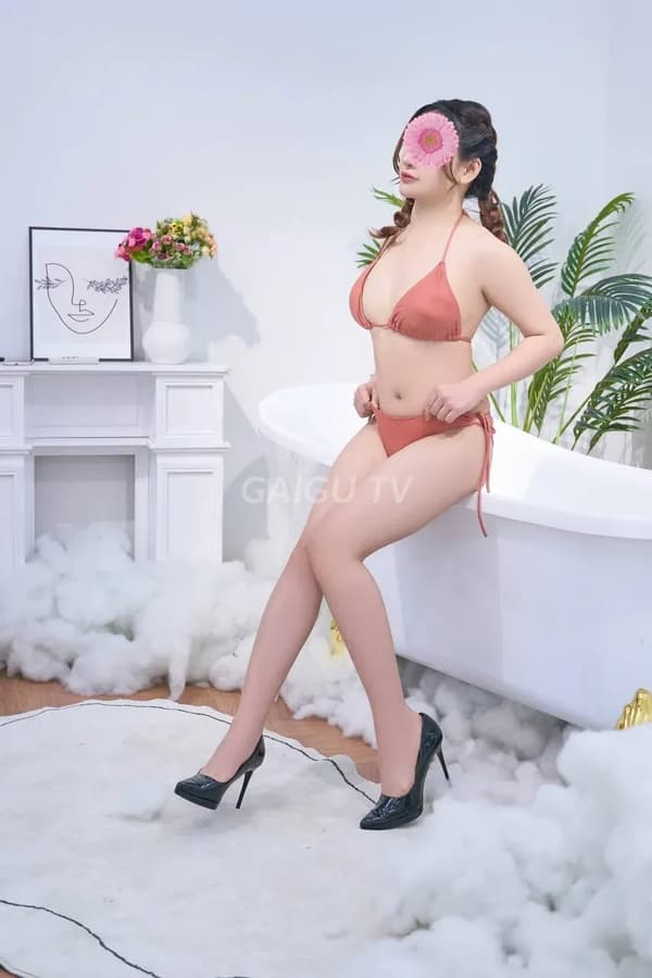 V I nhẹ nhàng yêu chiều anh như người tình 9